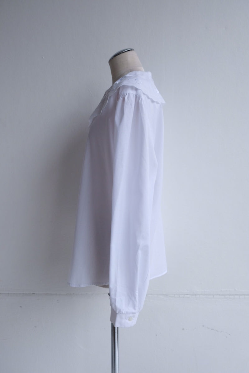 frill collar  blouse