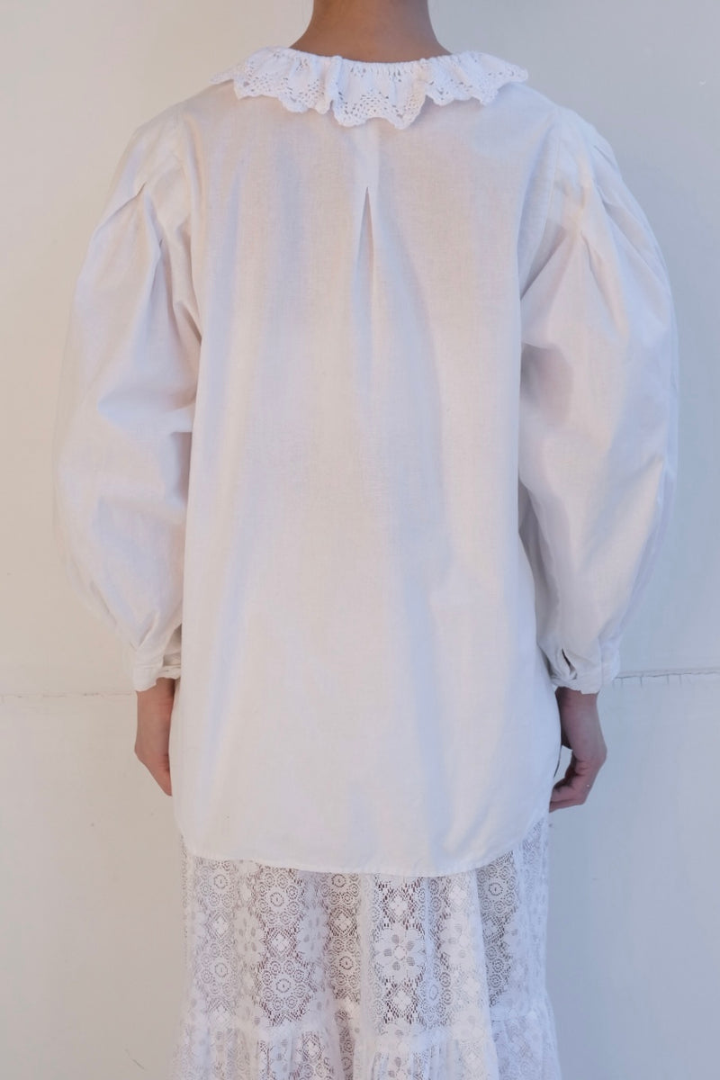 frill collar  blouse