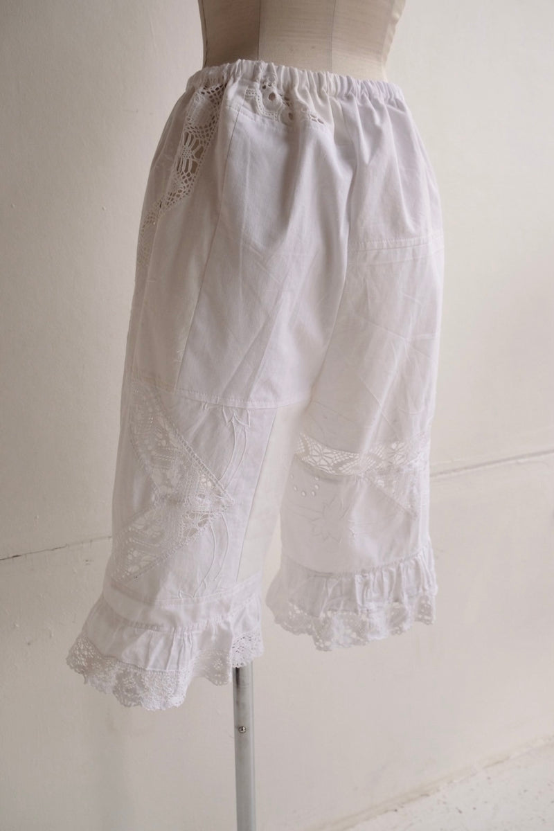cutwork lace frill half pants