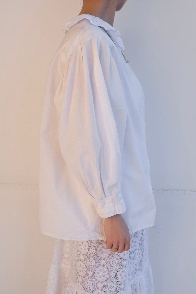 frill collar  blouse