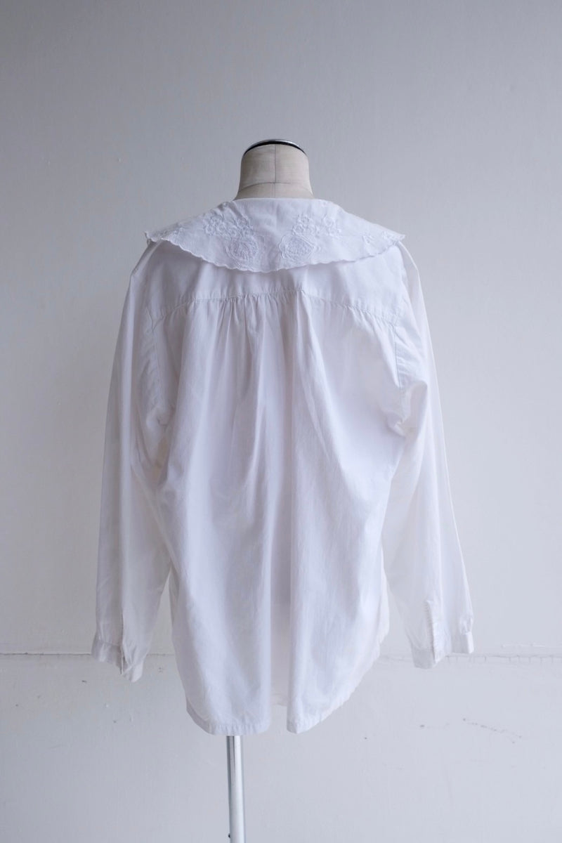 frill collar blouse