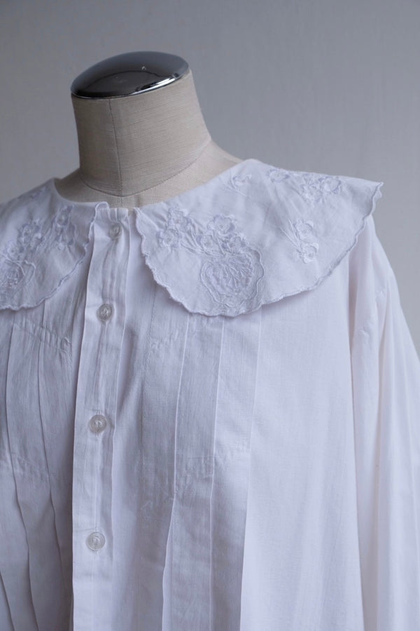 frill collar blouse
