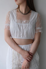 lace sleeve short blouse