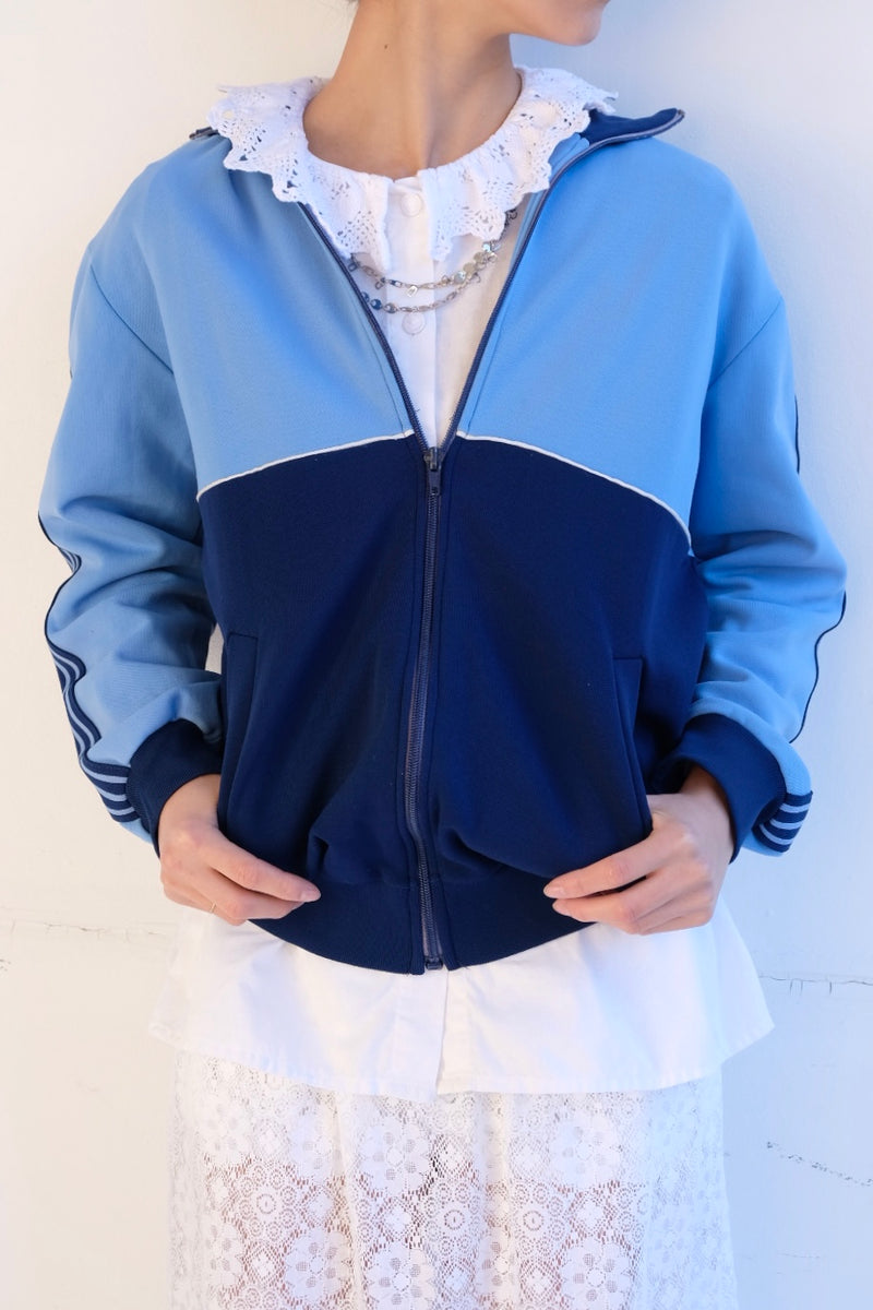 frill collar  blouse