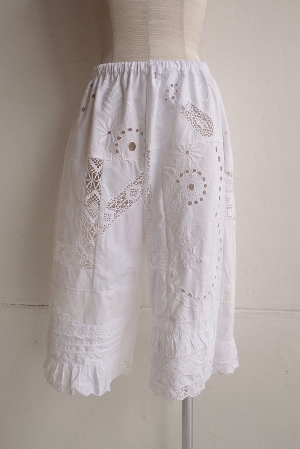 cutwork lace frill half pants