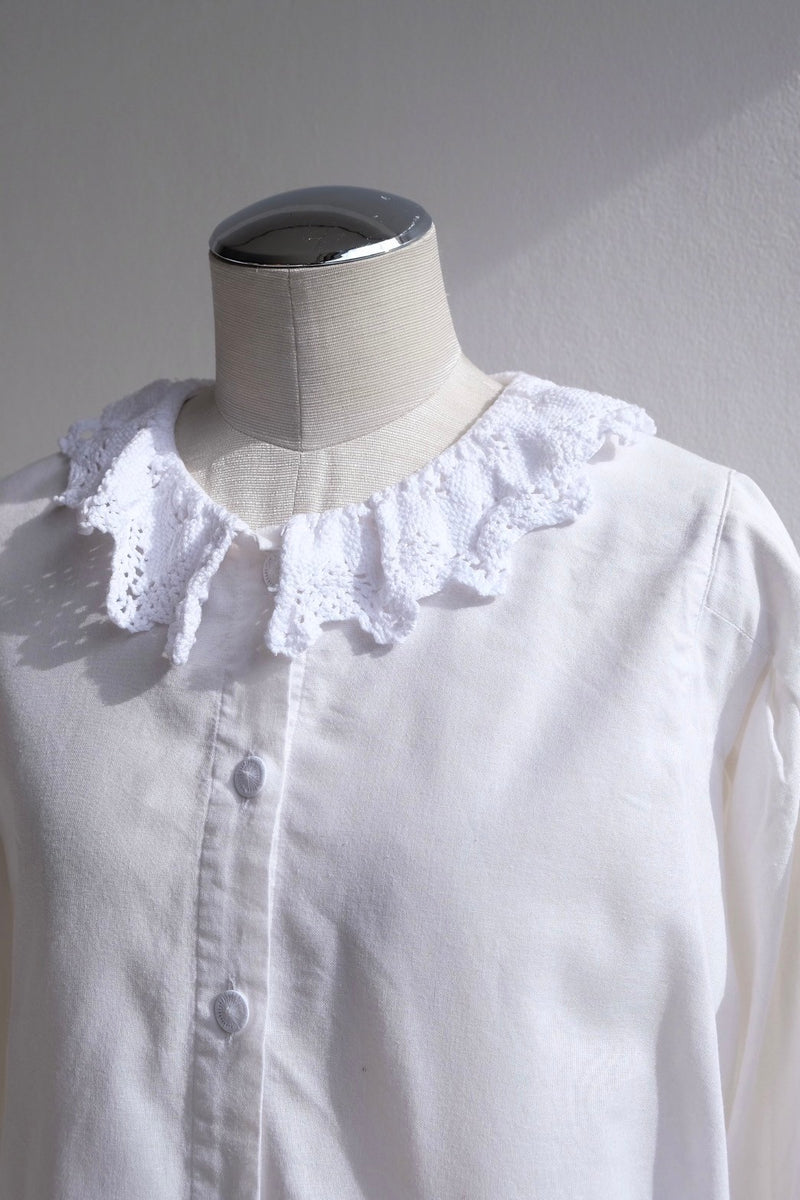 frill collar  blouse