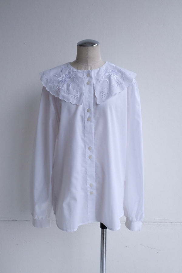 frill collar  blouse