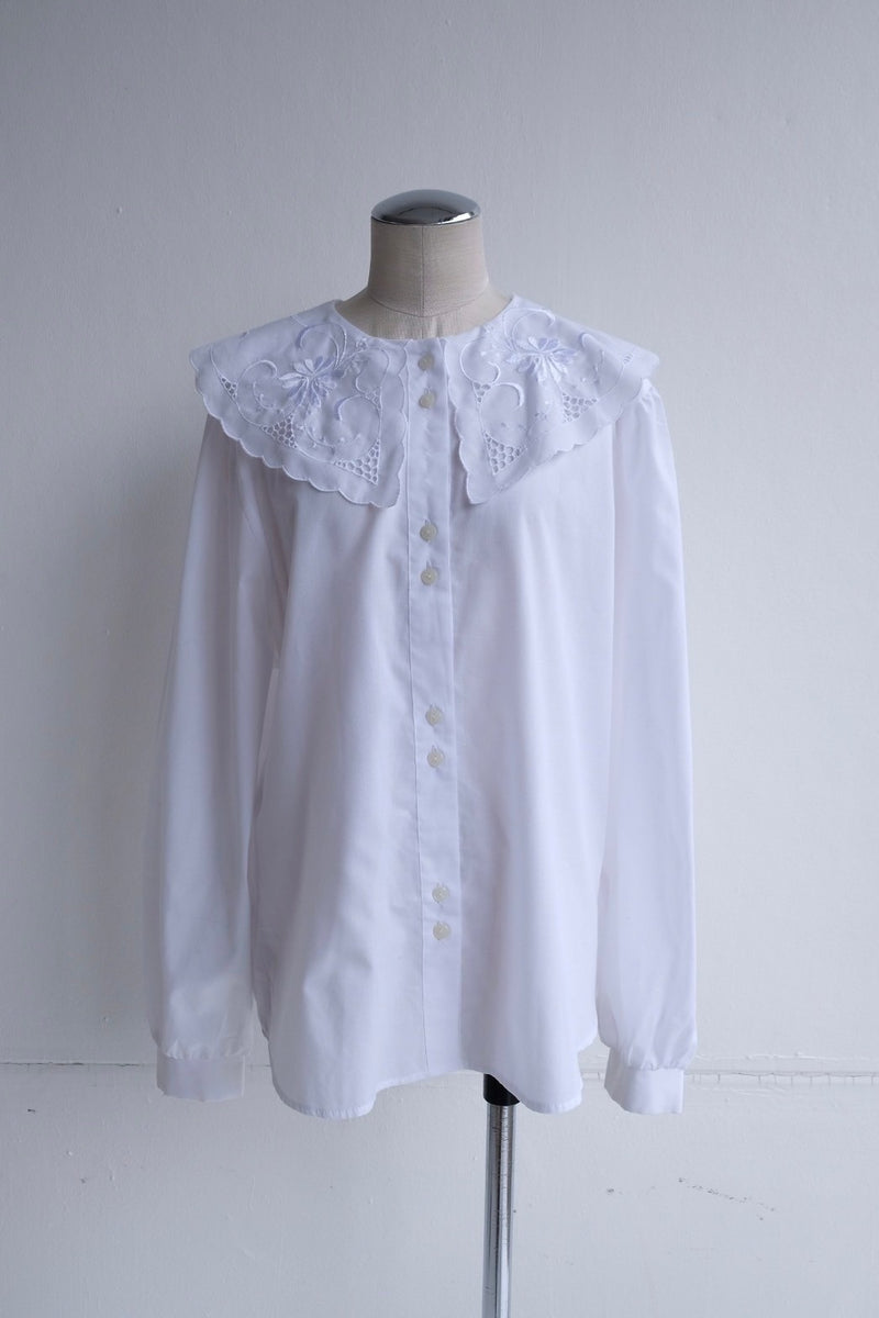 frill collar  blouse