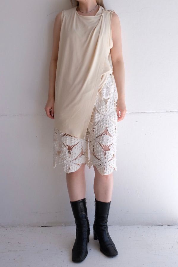 asymmetry no sleeve top