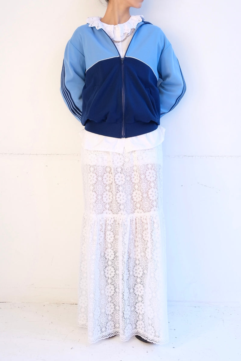 frill collar  blouse