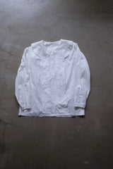 embroidery collar  blouse