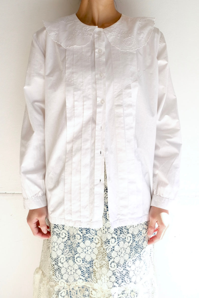 frill collar blouse