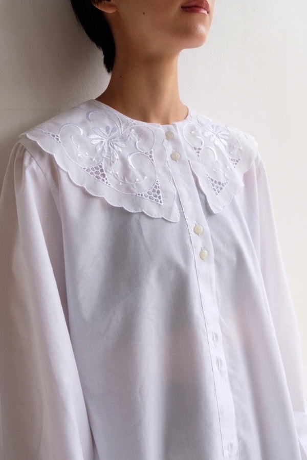 frill collar  blouse
